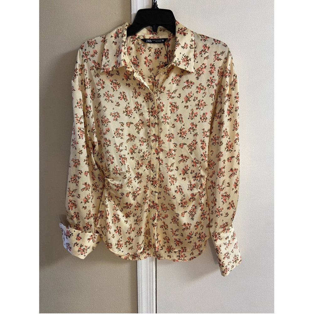 Zara - women’s cream floral button up blouse, XS/S  NWT